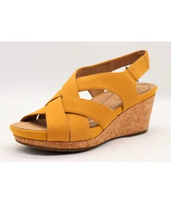 Clarks Un Capri Step