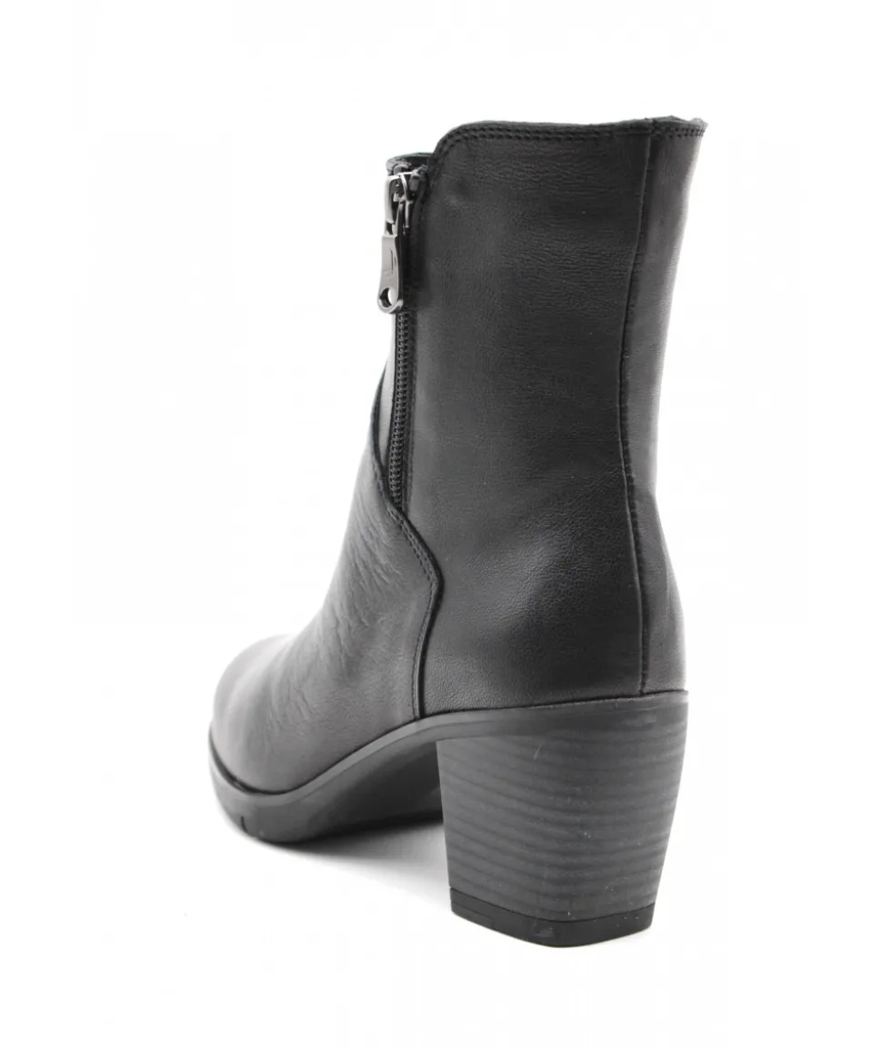 Paula Urban 14-1129