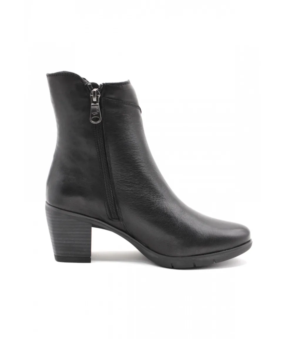Paula Urban 14-1129