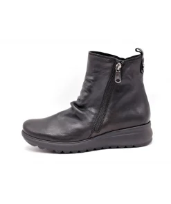 Paula Urban 3550