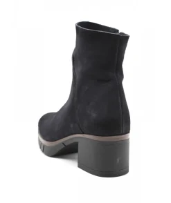 Paula Urban 11-1140
