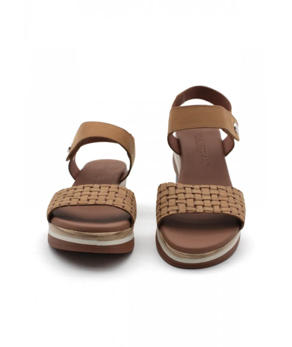 Paula Urban 2-468