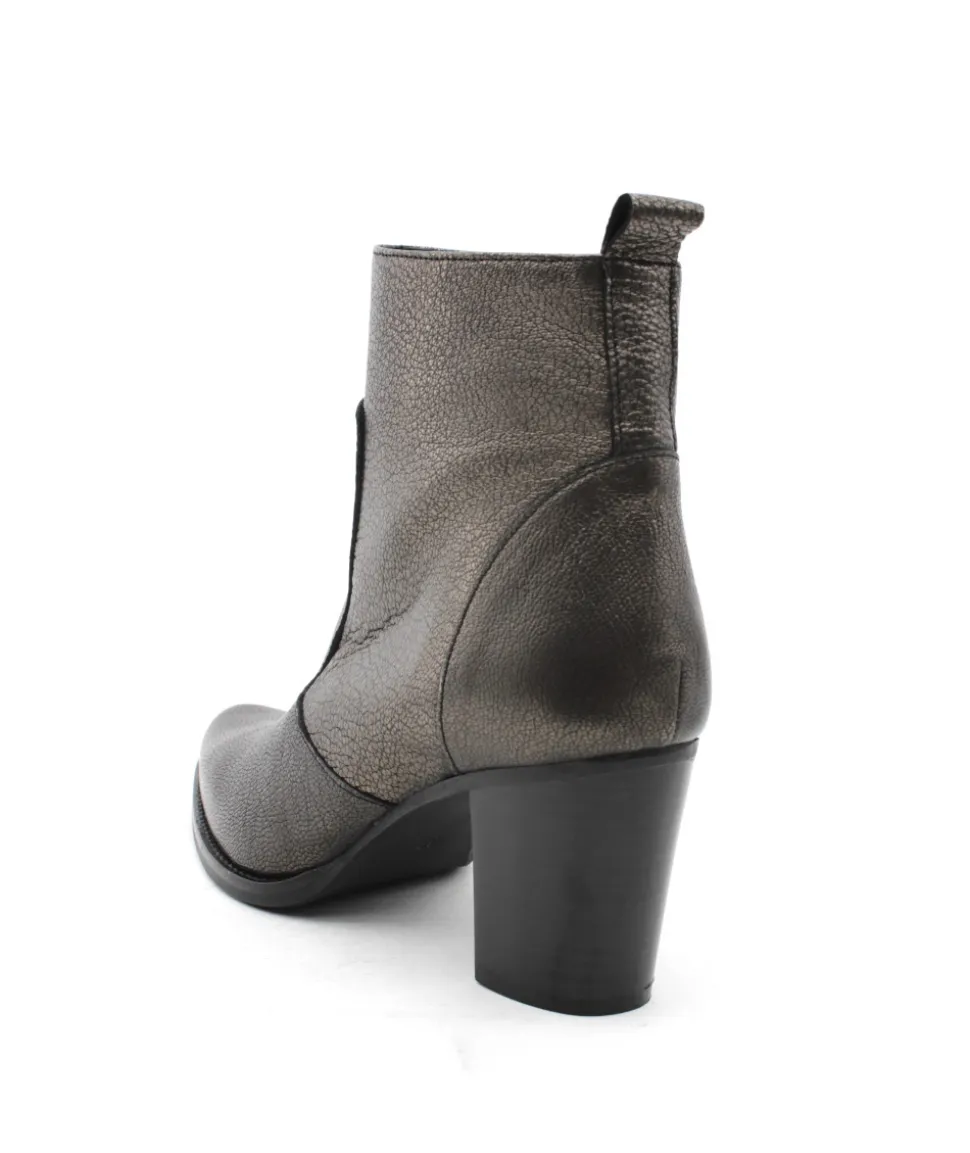 Regard Sally-104