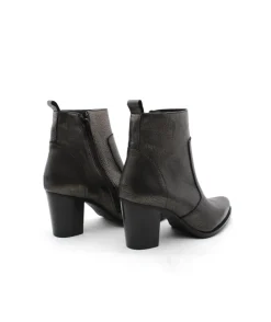 Regard Sally-104